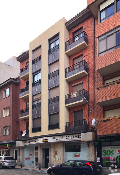 Calle Escultor Marinas, 12, Segovia, Segovia for lease - Primary Photo - Image 1 of 2