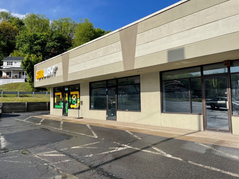 120 Laurel Plz, Pittston, PA for lease - Building Photo - Image 2 of 5