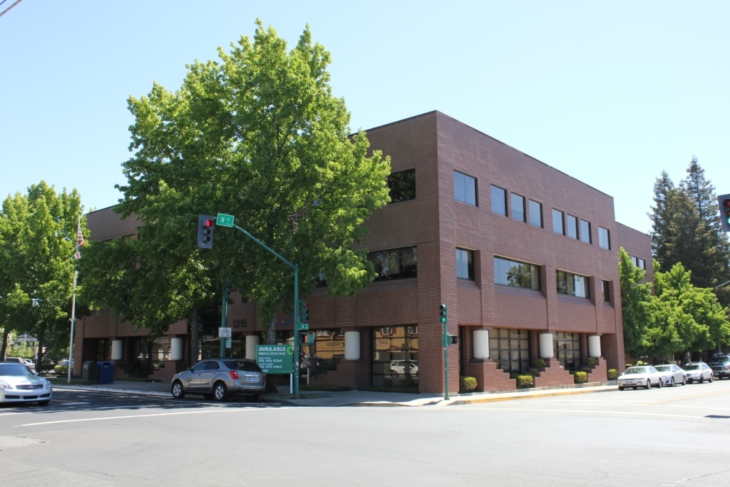 1315 Alhambra Blvd, Sacramento, CA for lease Primary Photo- Image 1 of 11