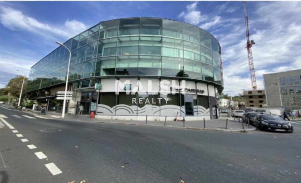 Office in Lyon for sale - Building Photo - Image 1 of 7