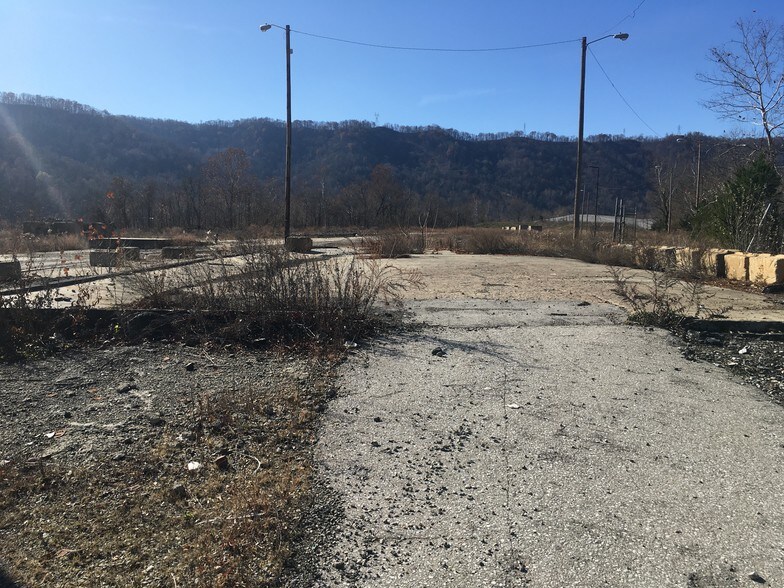 Route 60, London, WV à vendre - Photo du bâtiment - Image 2 de 6