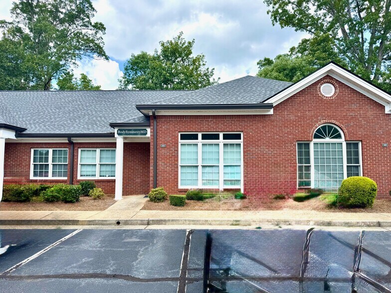 201-204 Bombay Ln, Roswell, GA à louer - Photo du bâtiment - Image 3 de 13