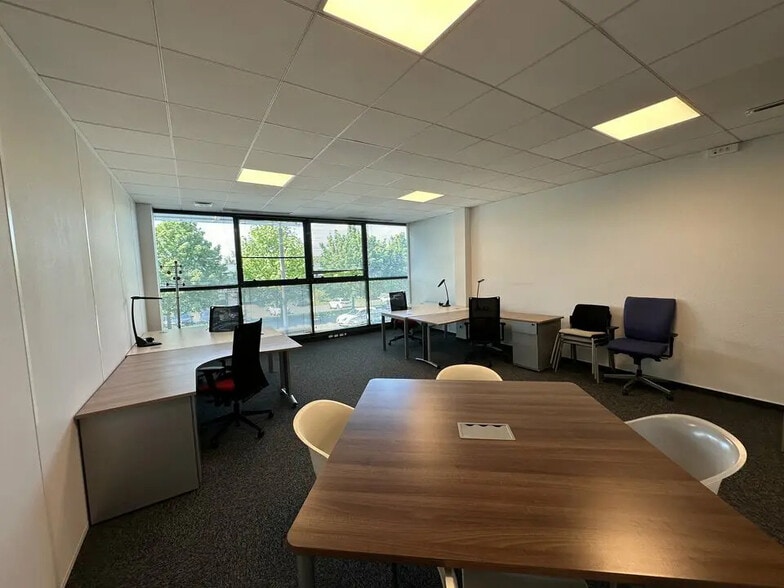 Office in Schiltigheim for lease - Interior Photo - Image 3 of 5