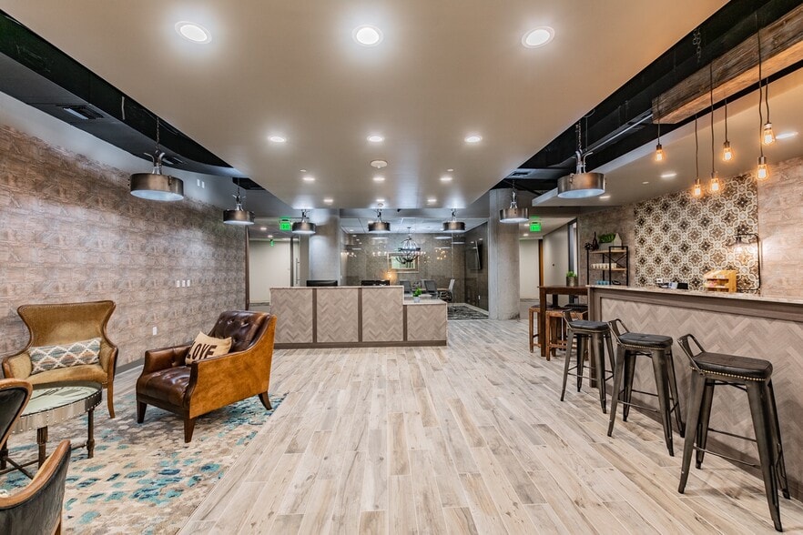 400 N Ashley Dr, Tampa, FL for lease - Interior Photo - Image 2 of 12