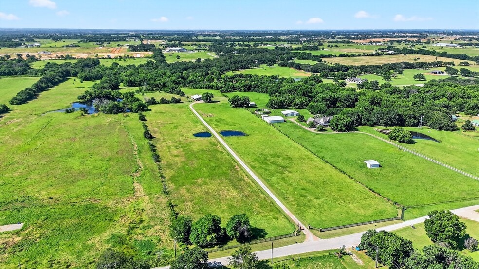 12041 Bell Rd, Pilot Point, TX for sale - Building Photo - Image 2 of 15