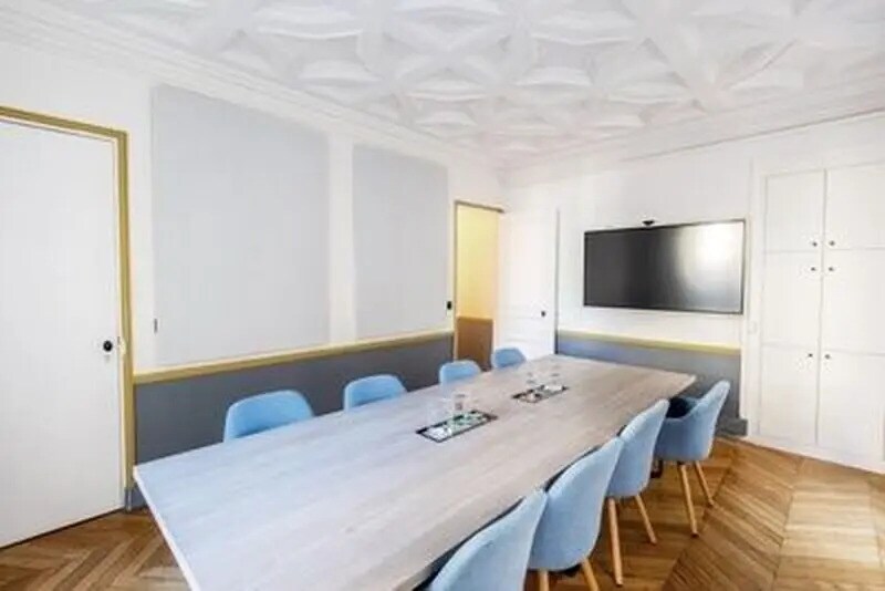 4 Avenue Hoche, Paris for lease - Interior Photo - Image 2 of 14