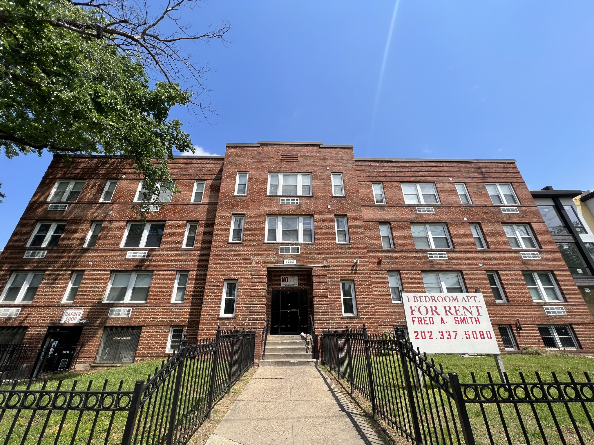 4228 Benning Rd NE, Washington, DC à vendre Photo du bâtiment- Image 1 de 1