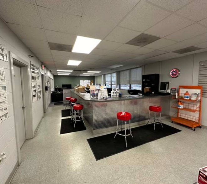 10400 Evendale Dr, Evendale, OH for lease - Interior Photo - Image 3 of 17