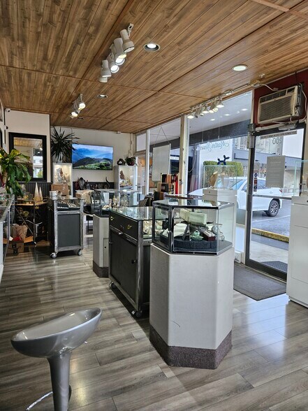 200-206 Central Way, Kirkland, WA à louer - Photo du bâtiment - Image 2 de 4