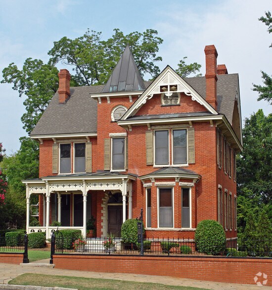 631 S Hull St, Montgomery, AL for sale - Primary Photo - Image 1 of 16