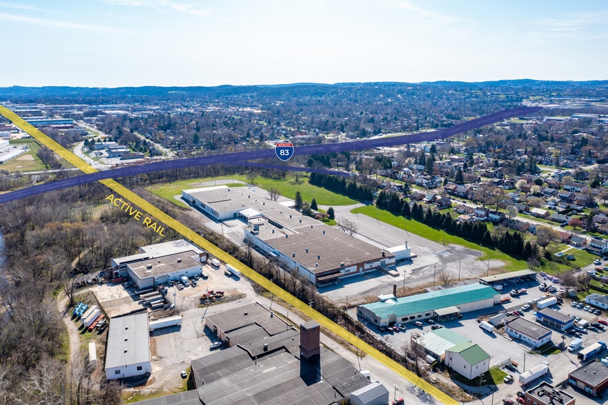 1499 E Philadelphia St, York, PA for lease - Primary Photo - Image 2 of 10