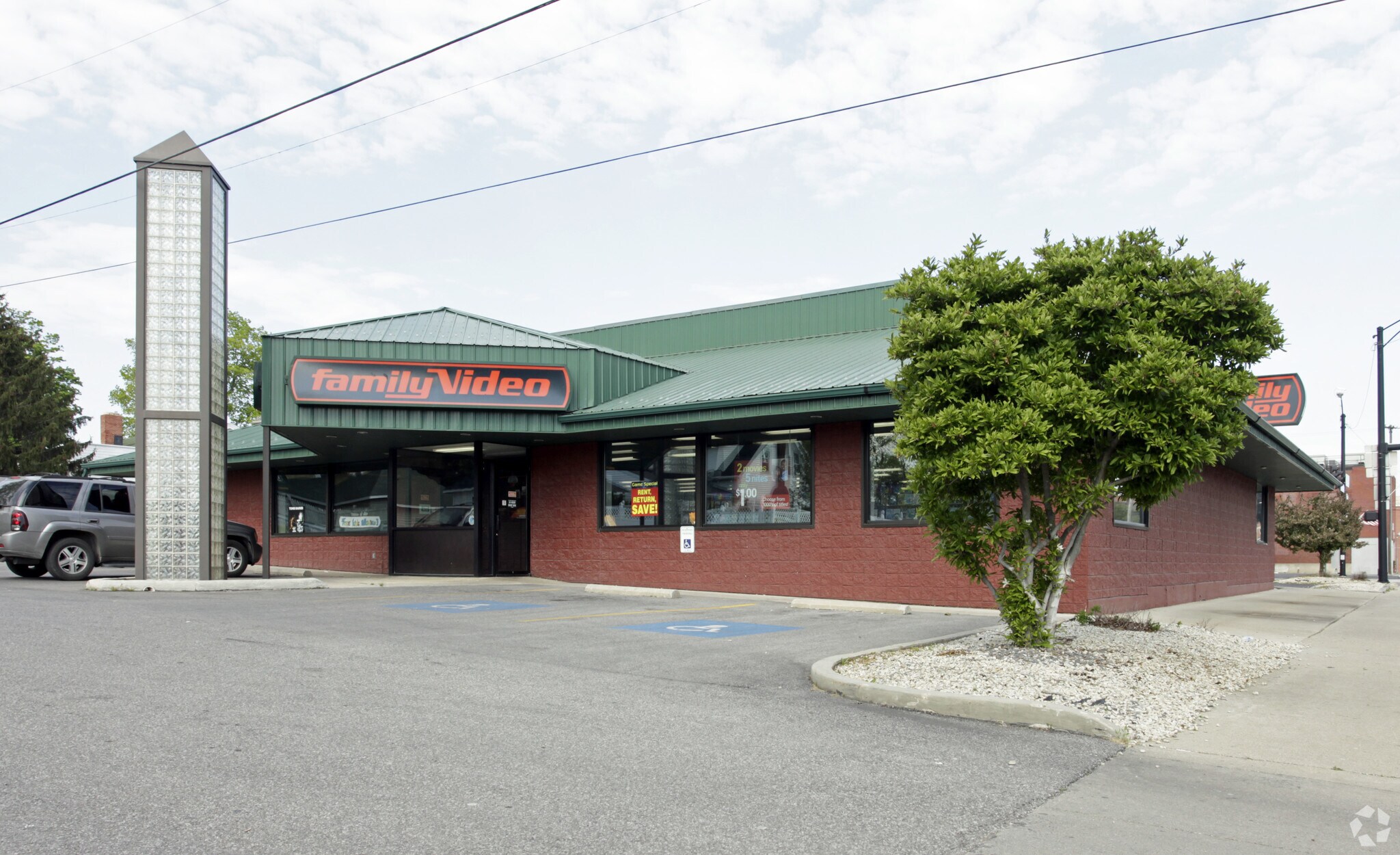 319 W 2nd St, Defiance, OH à louer Photo principale- Image 1 de 3