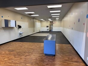 2131-2229 S Neil St, Champaign, IL à louer Photo du bâtiment- Image 2 de 2