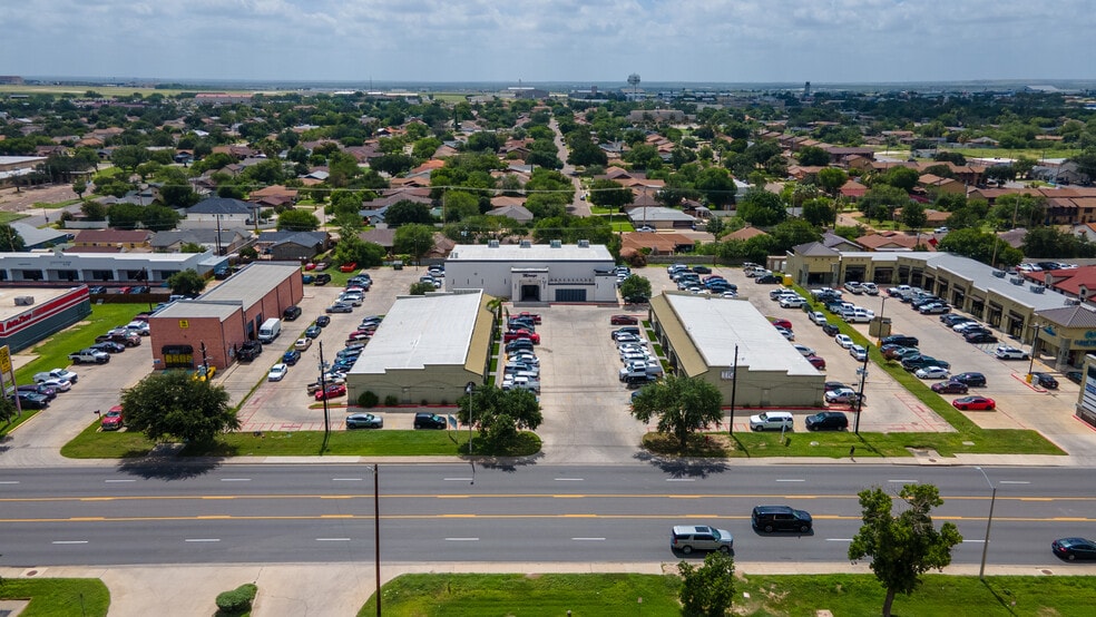 5411 McPherson Rd, Laredo, TX à vendre - Photo du bâtiment - Image 3 de 14