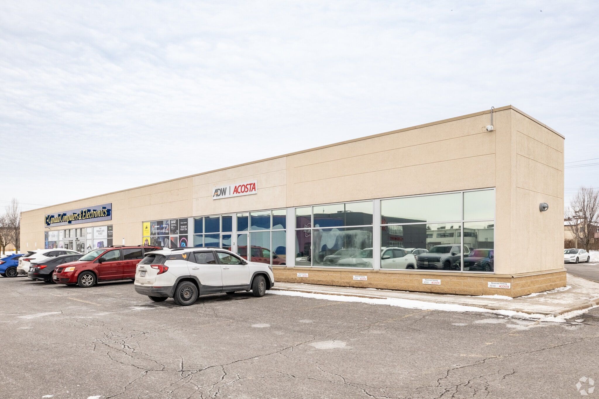 1-5 Roydon Pl, Ottawa, ON for lease Primary Photo- Image 1 of 4