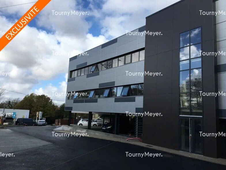 Office in Floirac for lease - Building Photo - Image 2 of 7