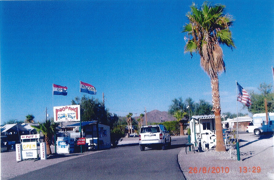 445 E Main St, Quartzsite, AZ à vendre - Photo du bâtiment - Image 1 de 1