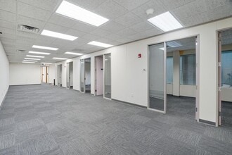 4233 Technology Dr, Durham, NC à louer Photo intérieure- Image 2 de 15