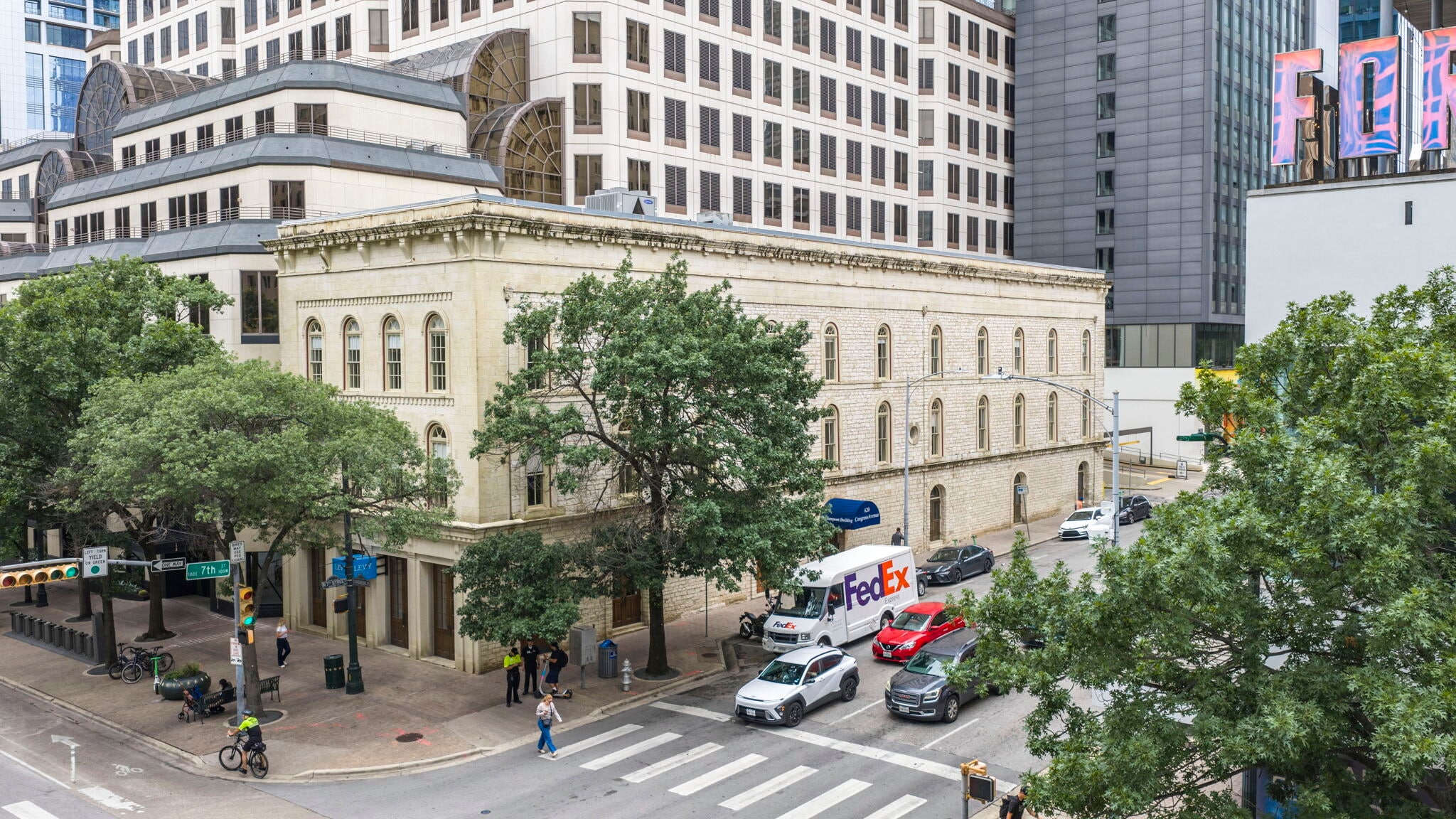 620 Congress Ave, Austin, TX for lease Building Photo- Image 1 of 28