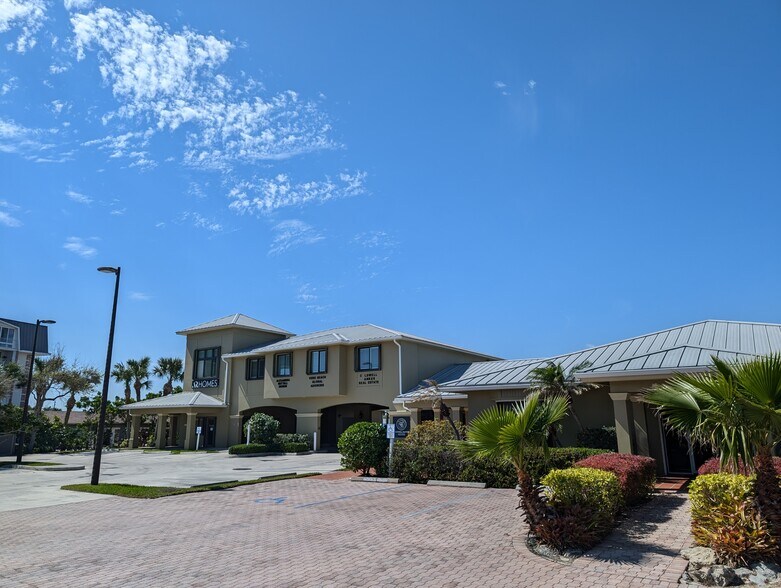 4625 N A1A Hwy, Vero Beach, FL à louer - Photo du bâtiment - Image 1 de 5