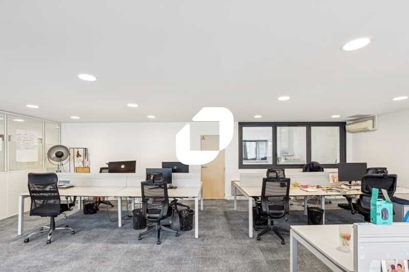 Bureau dans Levallois-Perret à louer - Photo du bâtiment - Image 3 de 15