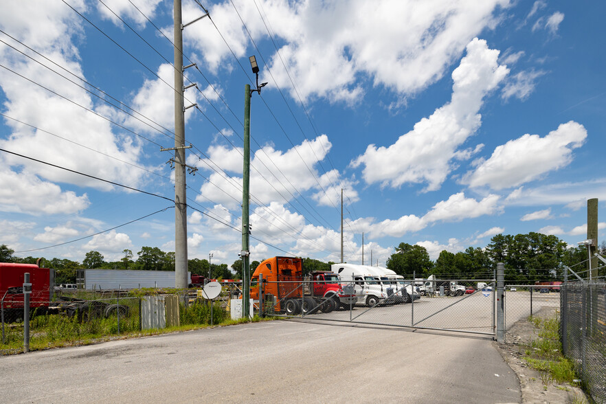 Truck Spot - Savannah - Commercial Real Estate