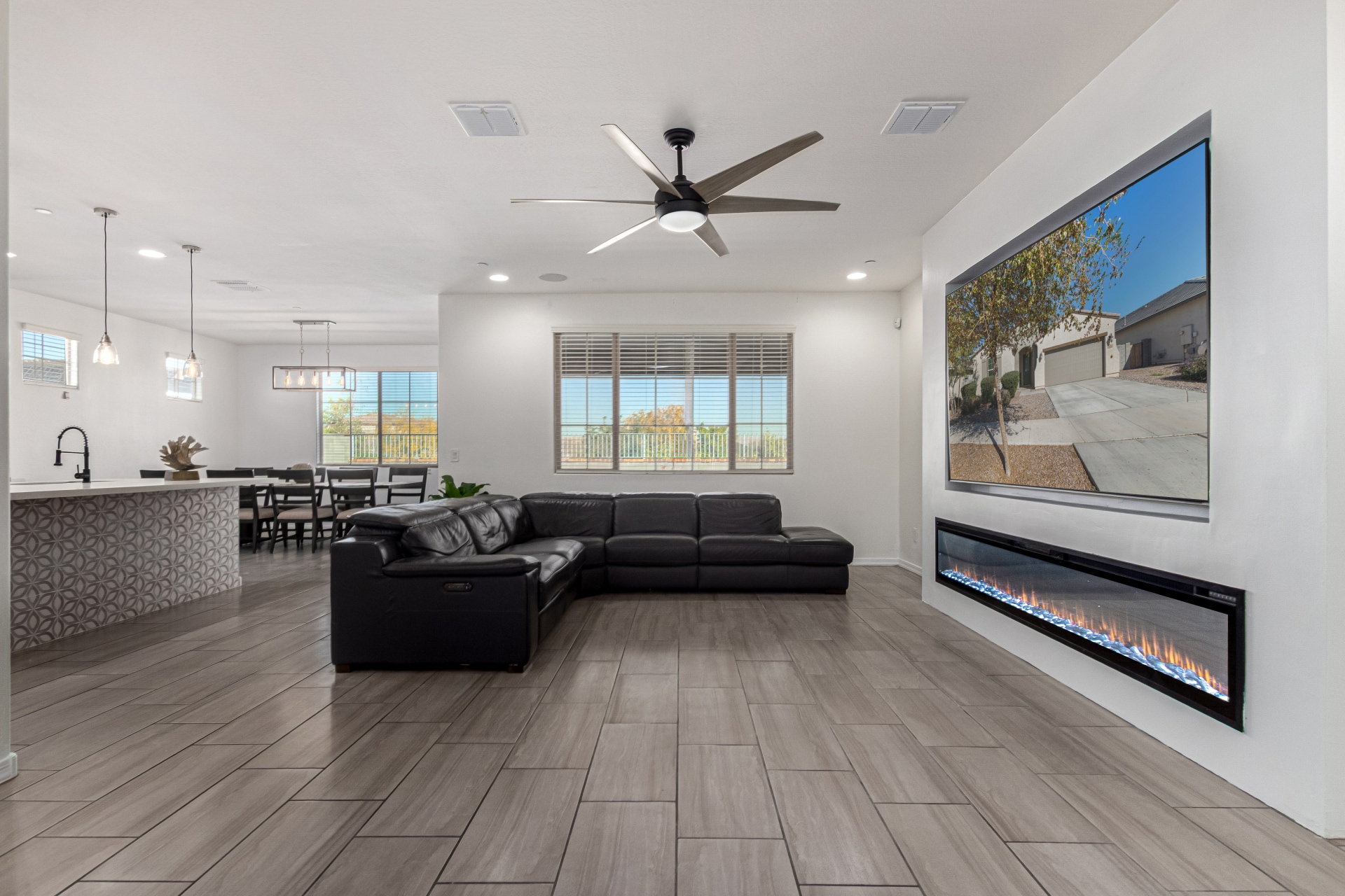 10838 W San Juan Ave, Phoenix, AZ for sale Primary Photo- Image 1 of 44