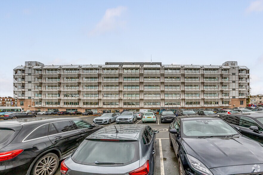 1 Catford Rd, Londres à louer - Photo du bâtiment - Image 2 de 2