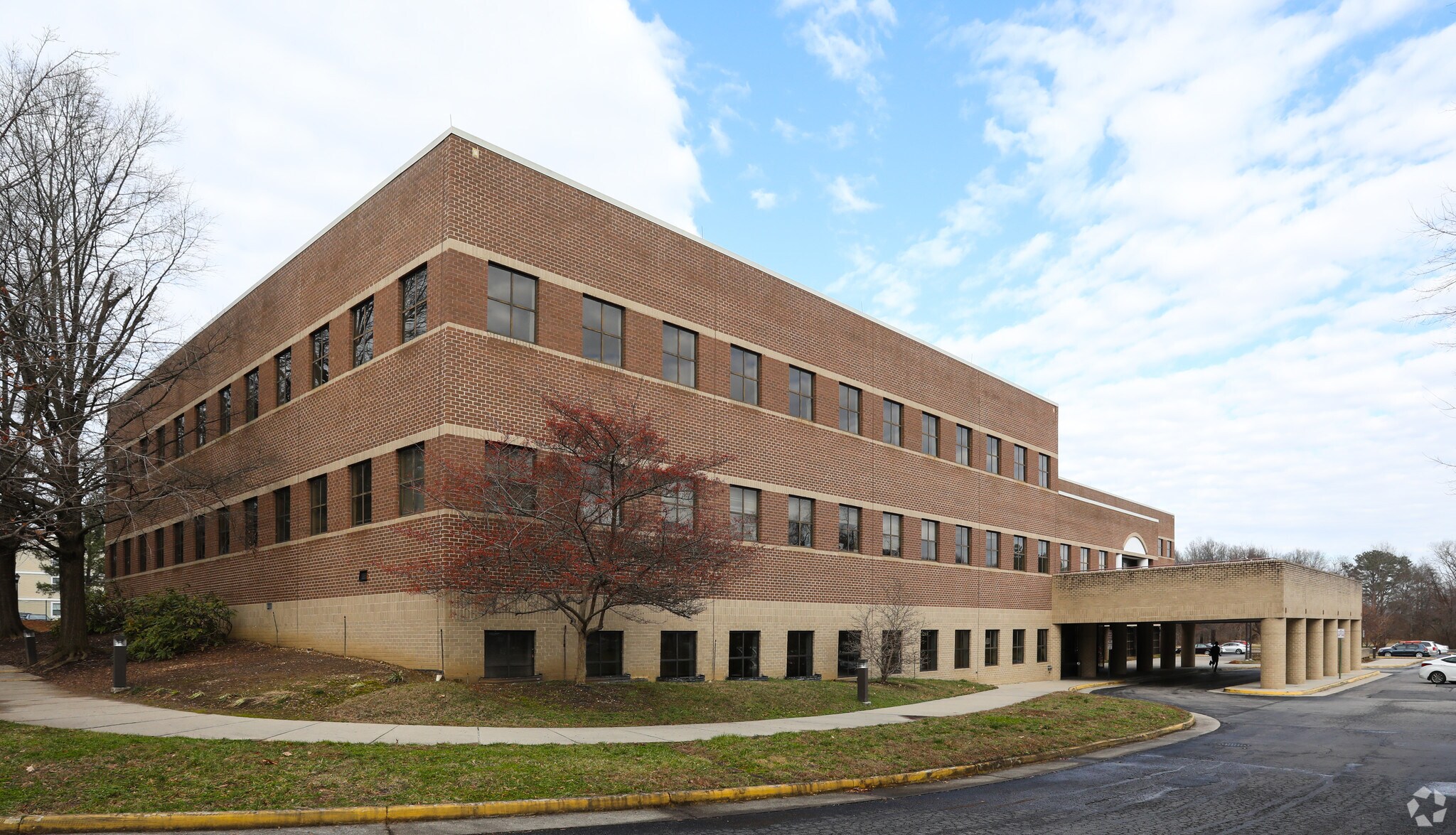 8850 Richmond Hwy, Alexandria, VA à louer Photo du bâtiment- Image 1 de 32