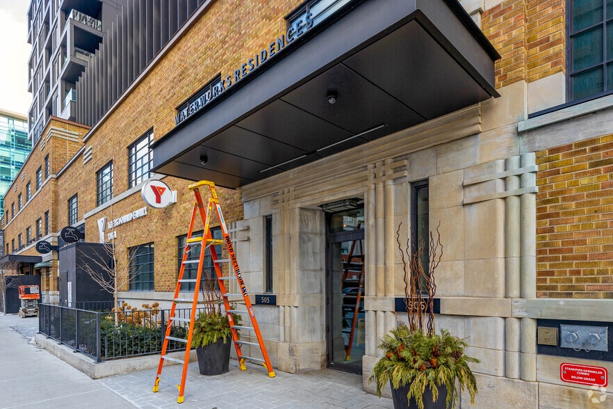 505 Richmond St W, Toronto, ON for lease - Building Photo - Image 2 of 7