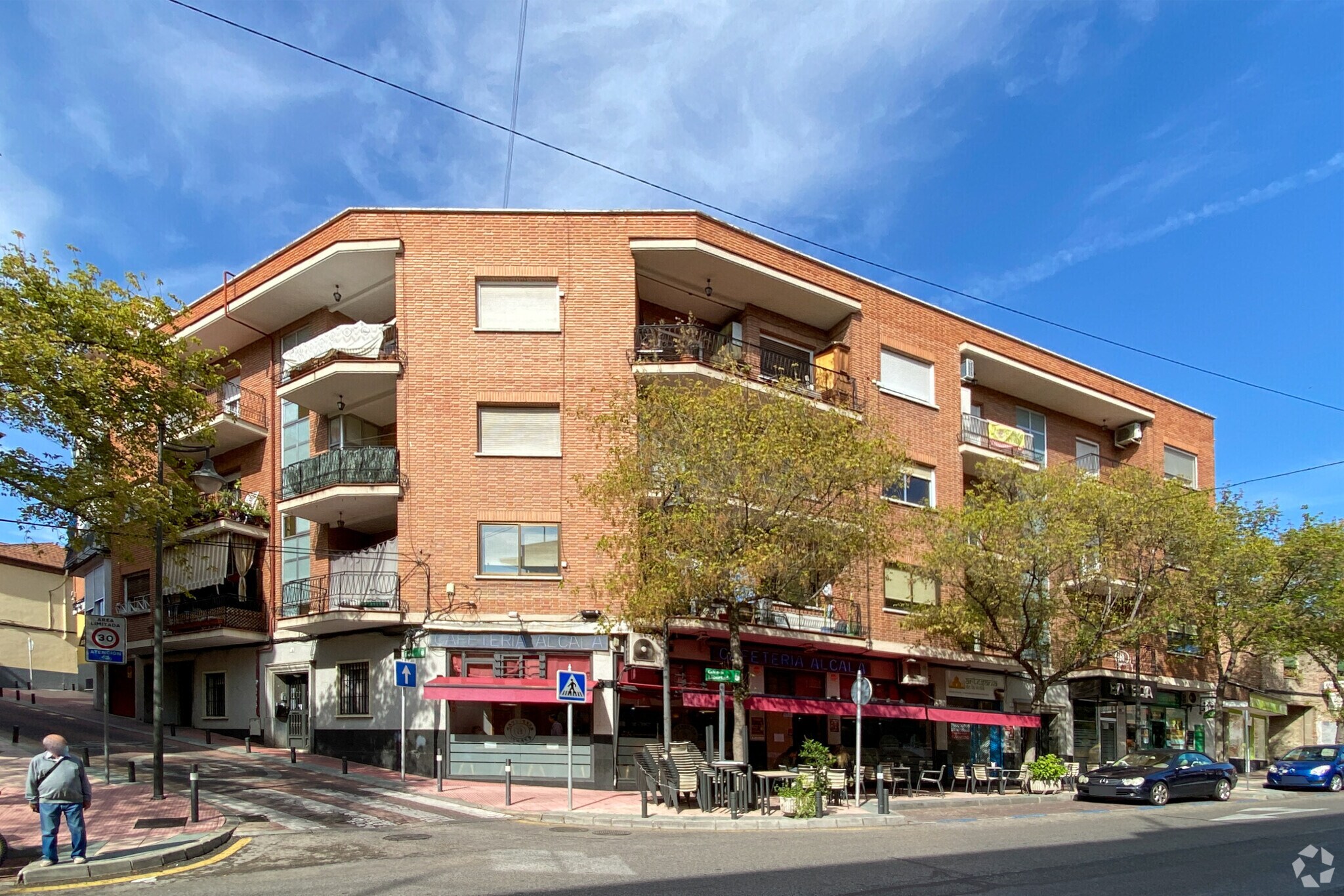 Commerce de détail dans Alcobendas, Madrid à louer Photo principale- Image 1 de 5