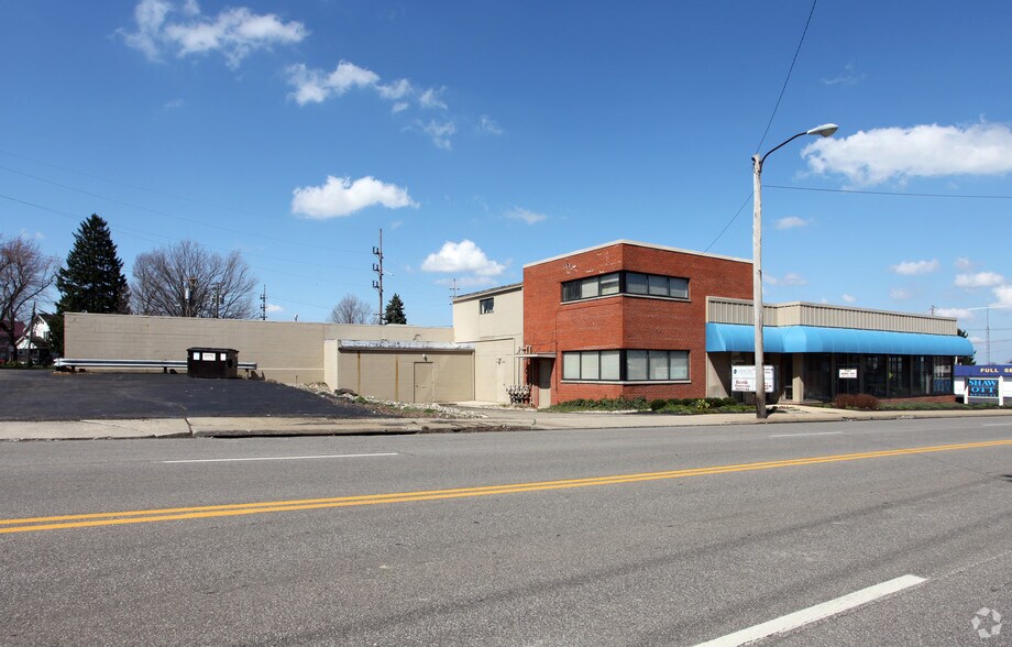 270 Lexington Ave, Mansfield, OH à louer - Photo du bâtiment - Image 2 de 3