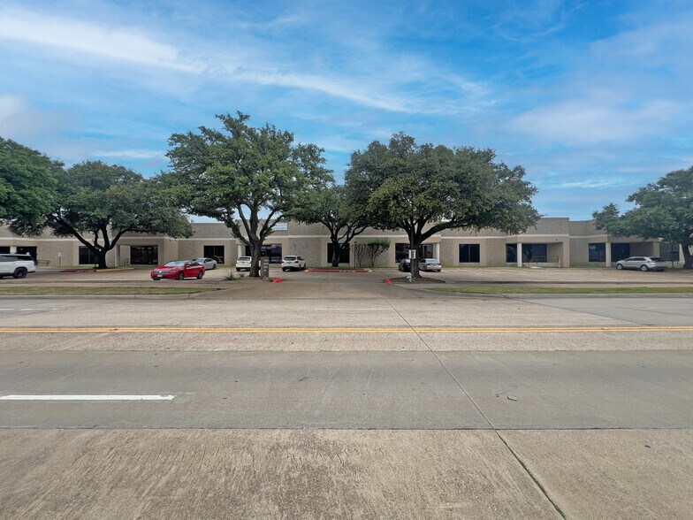 1400 S Sherman St, Richardson, TX à louer - Photo du bâtiment - Image 2 de 4