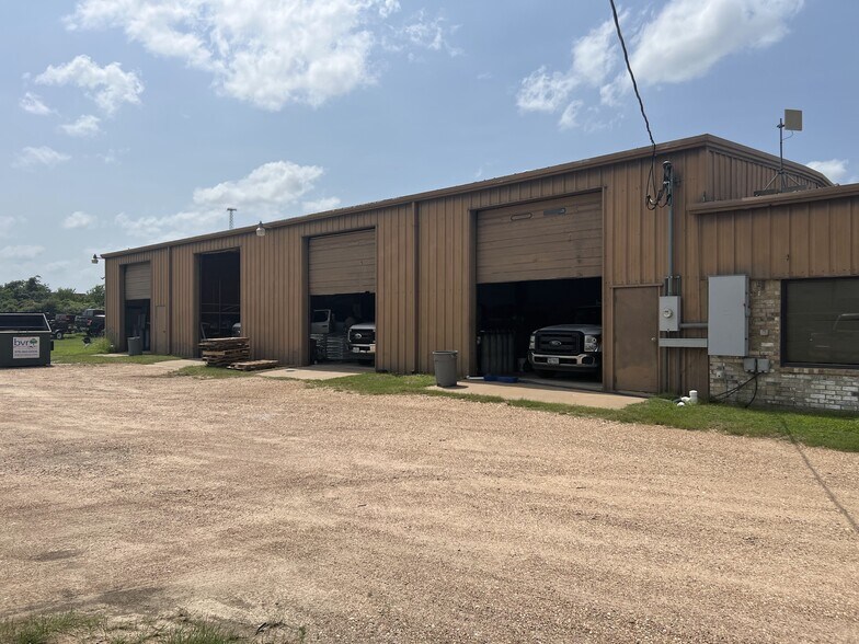 1575 Highway 290 W, Brenham, TX à vendre - Photo du bâtiment - Image 2 de 25