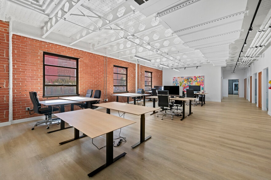 139-147 S Beverly Dr, Beverly Hills, CA for lease - Interior Photo - Image 2 of 12