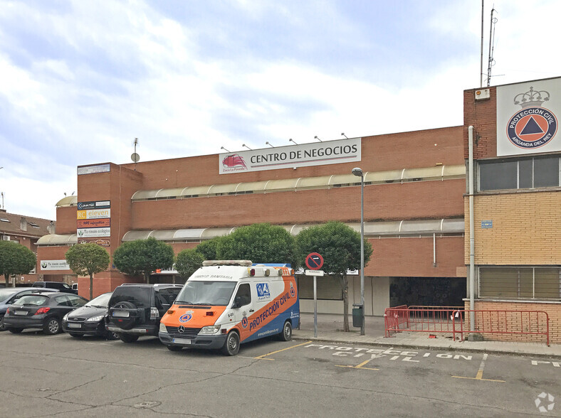 Calle Portal de Belén, 35, Arganda del Rey, Madrid à louer - Photo du bâtiment - Image 2 de 2