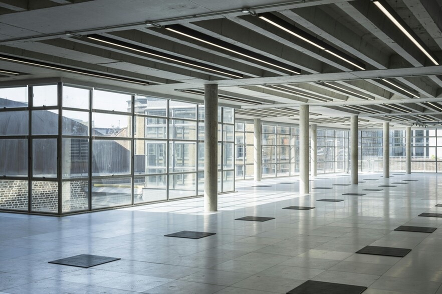 42 St. John St, London for lease - Interior Photo - Image 1 of 16