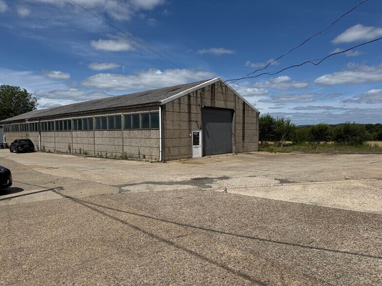 Unit 12 Ridge Farm, Horsham Road, Rowhook, Horsham à louer - Photo du bâtiment - Image 2 de 15