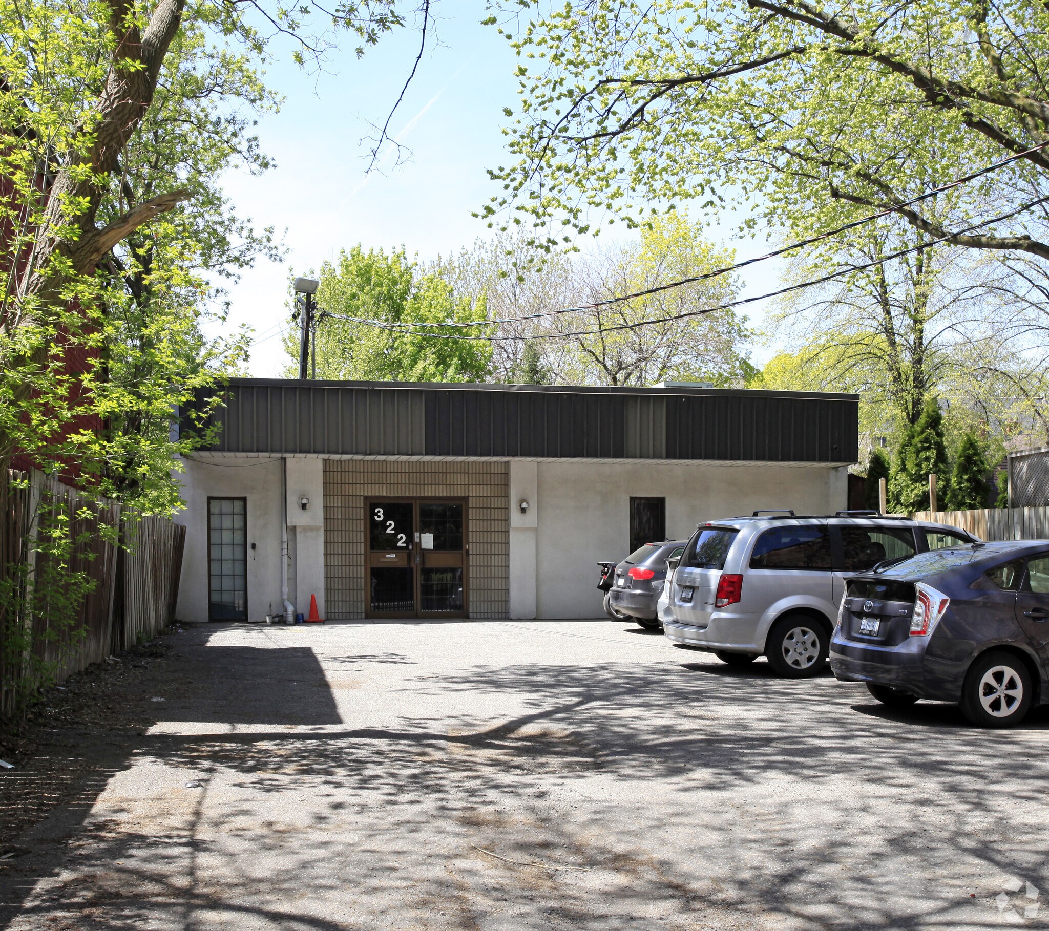 322 Dufferin St, Toronto, ON à vendre Photo du bâtiment- Image 1 de 1