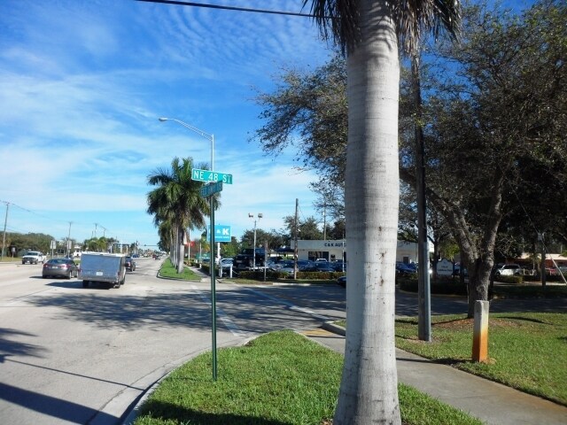 4800 N Federal Hwy, Lighthouse Point, FL à vendre - Photo du bâtiment - Image 2 de 11