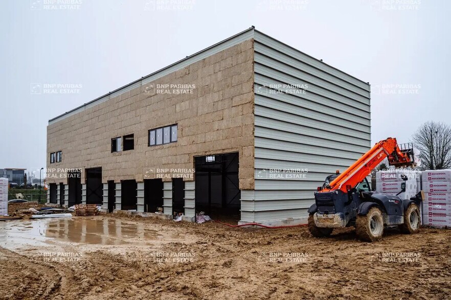 Flex in Courtry for sale - Building Photo - Image 3 of 12