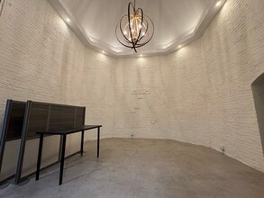 11-25 Middle Neck Rd, Great Neck, NY for lease Interior Photo- Image 1 of 5