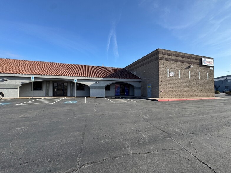 1300 N Boulder Hwy, Henderson, NV for lease - Building Photo - Image 3 of 20