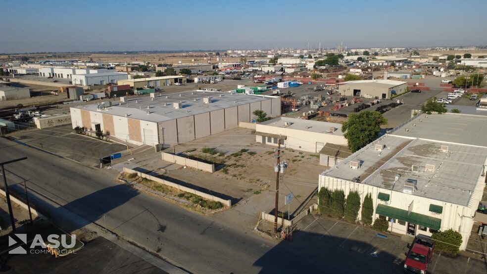 2831 Gibson St, Bakersfield, CA for sale - Building Photo - Image 3 of 14