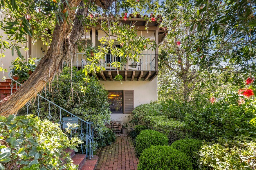 367 N Orange Dr, Los Angeles, CA à vendre - Photo du bâtiment - Image 3 de 20