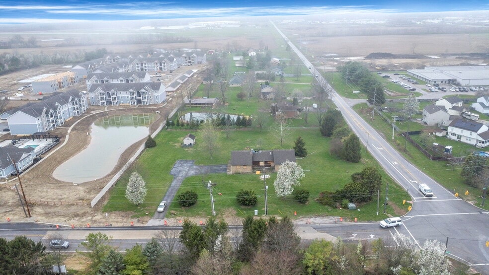 2181 Holt Rd, Grove City, OH à vendre - Photo du bâtiment - Image 2 de 9