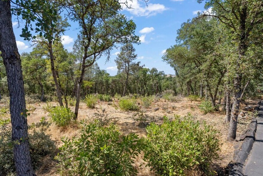 15363 Palm ave, Clearlake, CA à vendre - Photo du bâtiment - Image 2 de 17