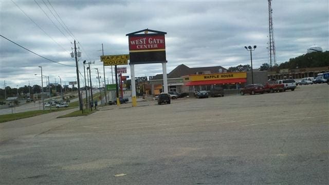 621 Boll Weevil Cir, Enterprise, AL à vendre - Photo du bâtiment - Image 3 de 5