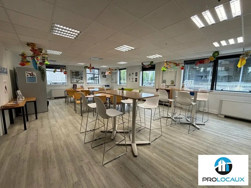 Office in Grenoble for lease Building Photo- Image 1 of 7