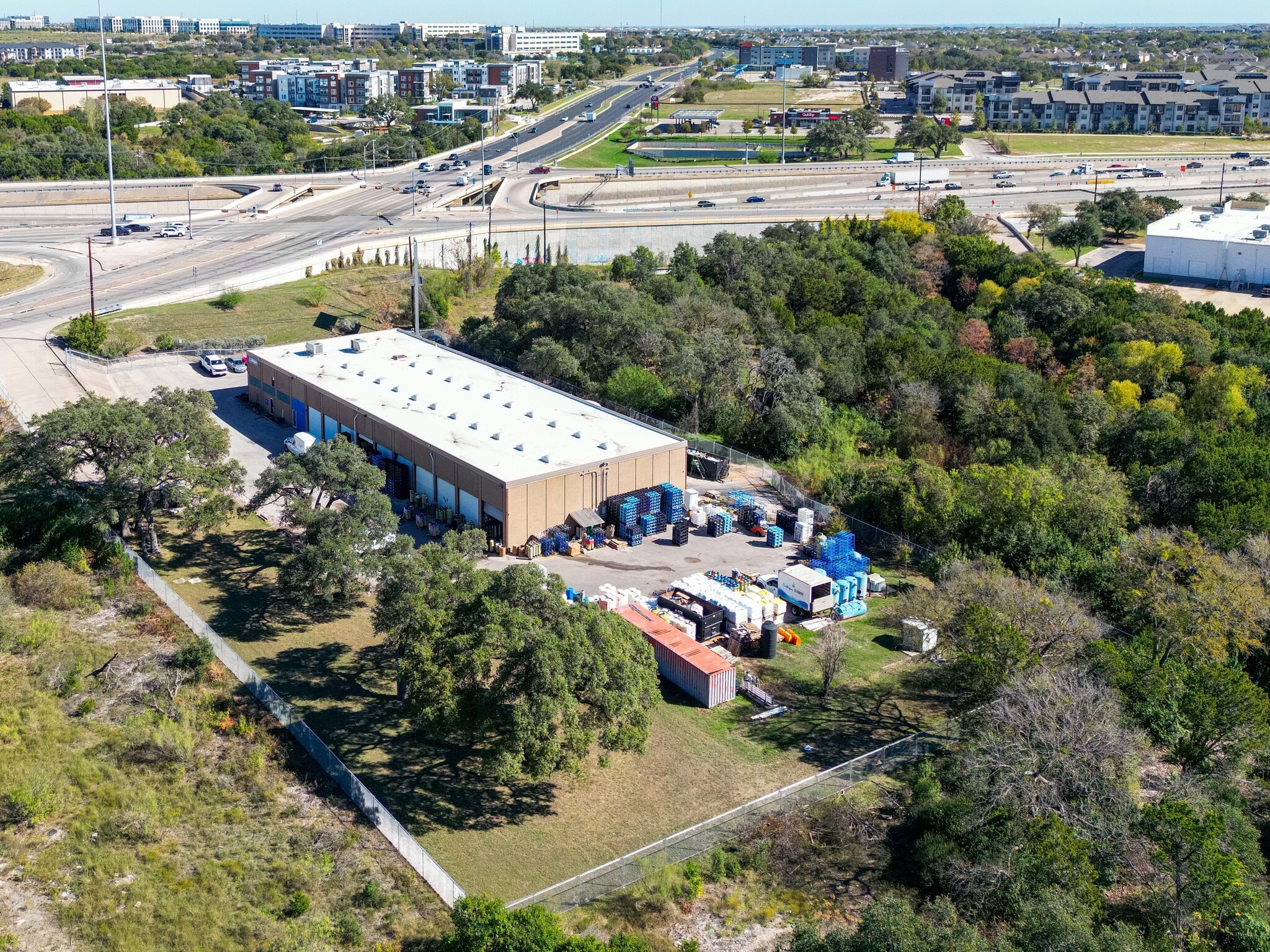 505 Yager Ln W, Austin, TX for lease Primary Photo- Image 1 of 14